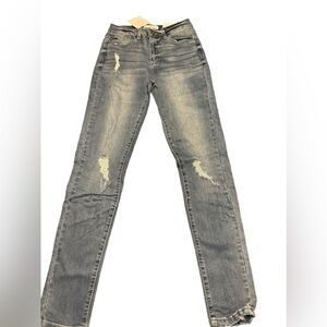 Kancan jeans jr. size 7 distressed nwt